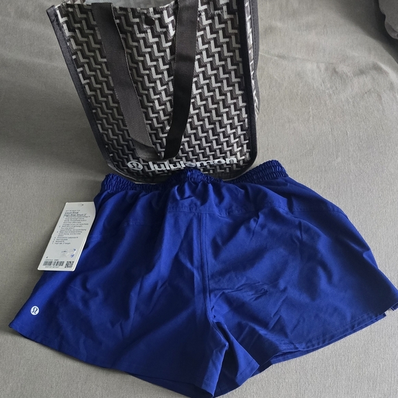NWT/bag Lululemon Short Bundle Size 4 & Small Great Colors - Picture 6 of 9
